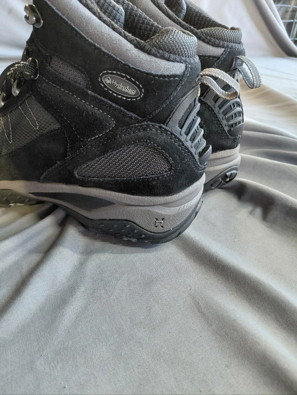 The North Face Men's Black/Gray Insulated Hiking Boots Sz9 NWT Hydroseal Weather